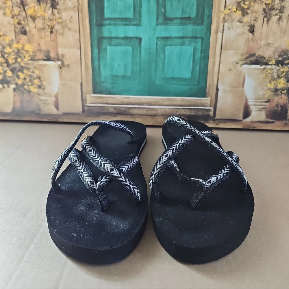Teva Olowahu Black flip flop Sandals Womens Size US 9